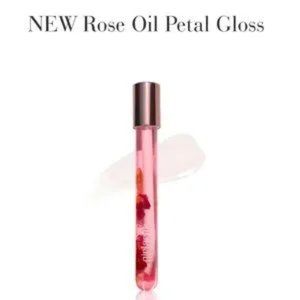 Girlactik Rose Oil Petal Gloss